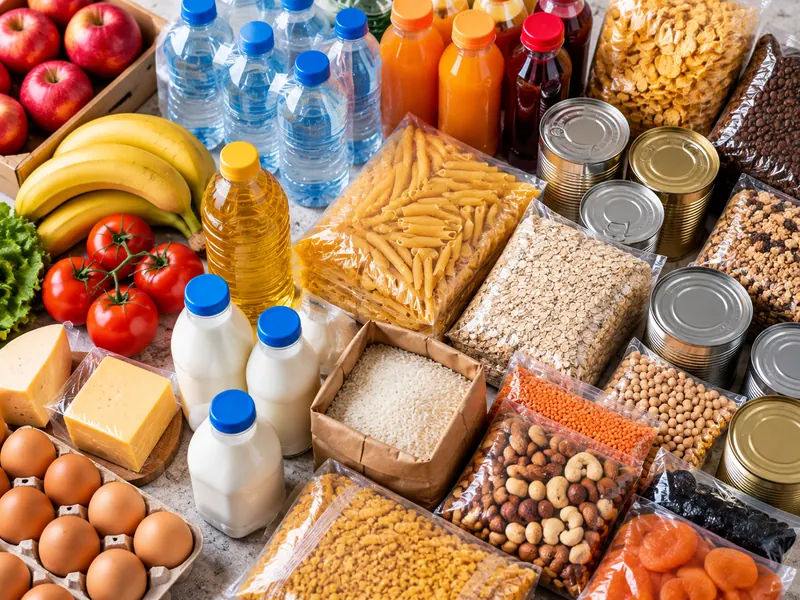 Food & beverages: water, drinks, groceries, canned food — no temperature control